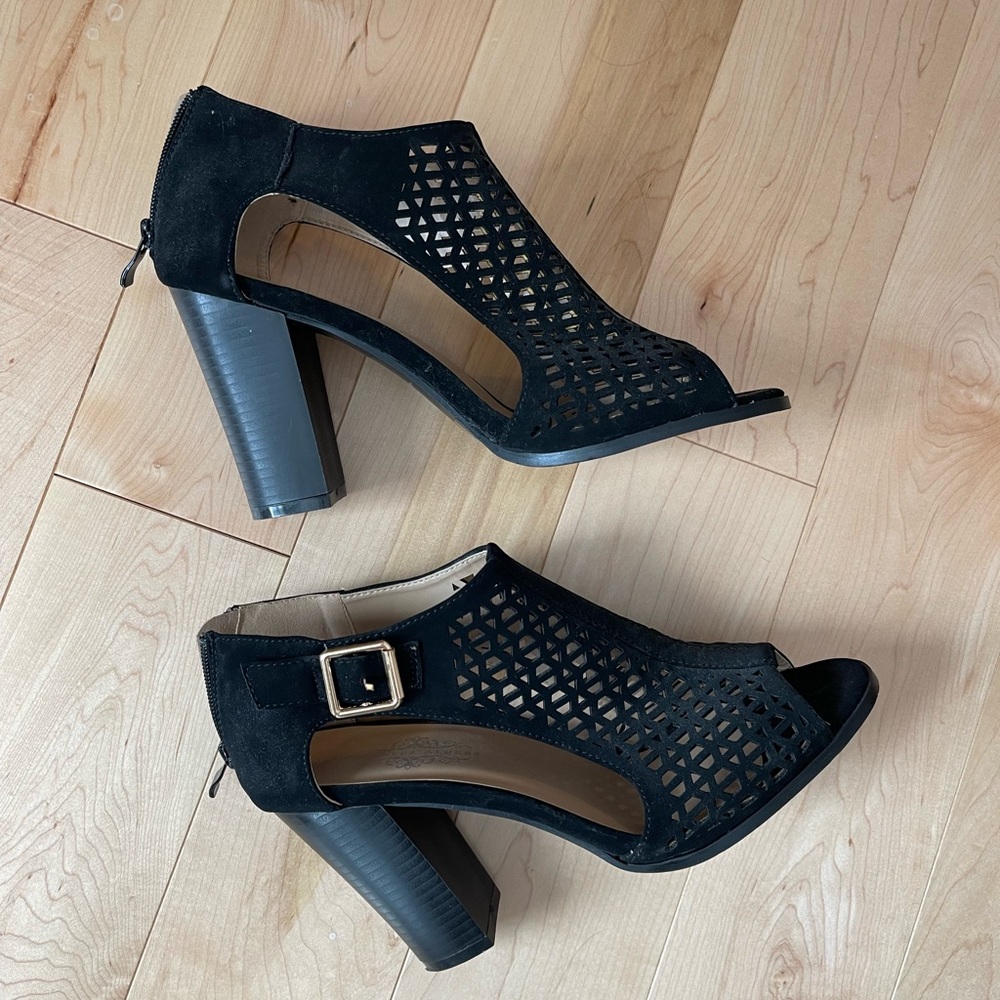 Black open toe sandal heel
